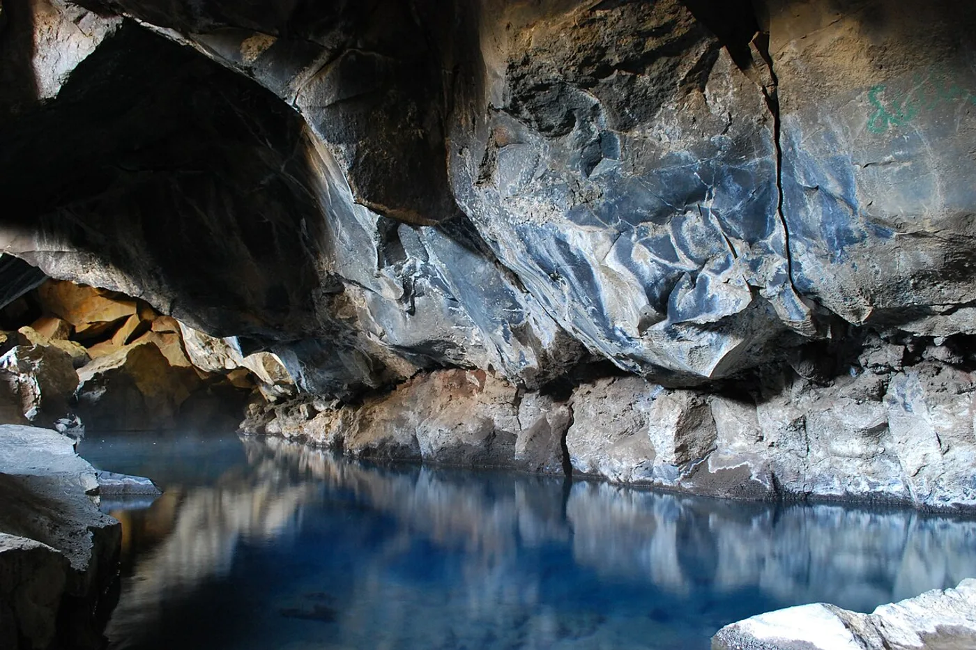 Cueva de Grjótagjá, Mývatn