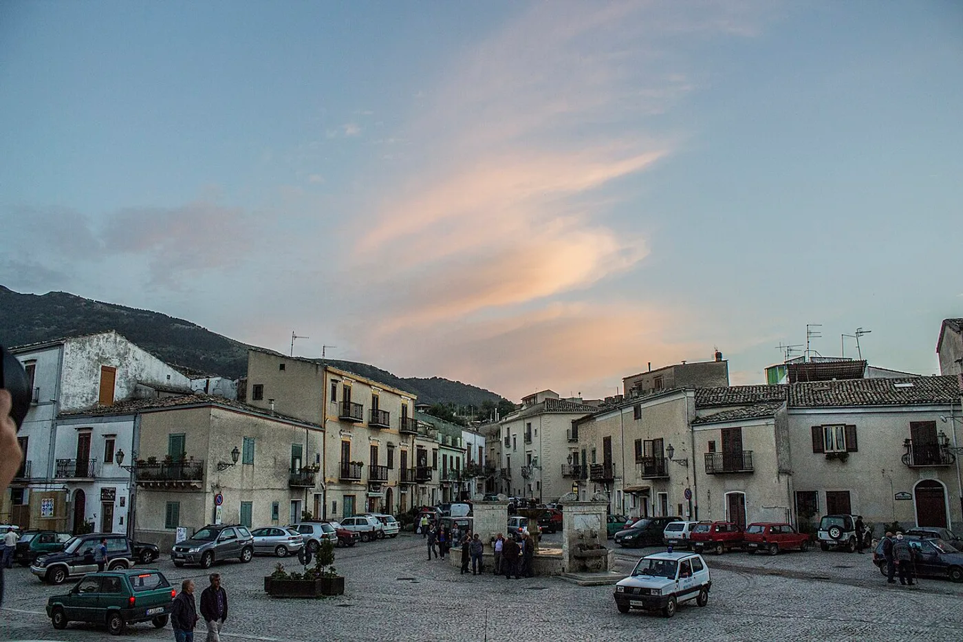 Palazzo Adriano, Palazzo Adriano